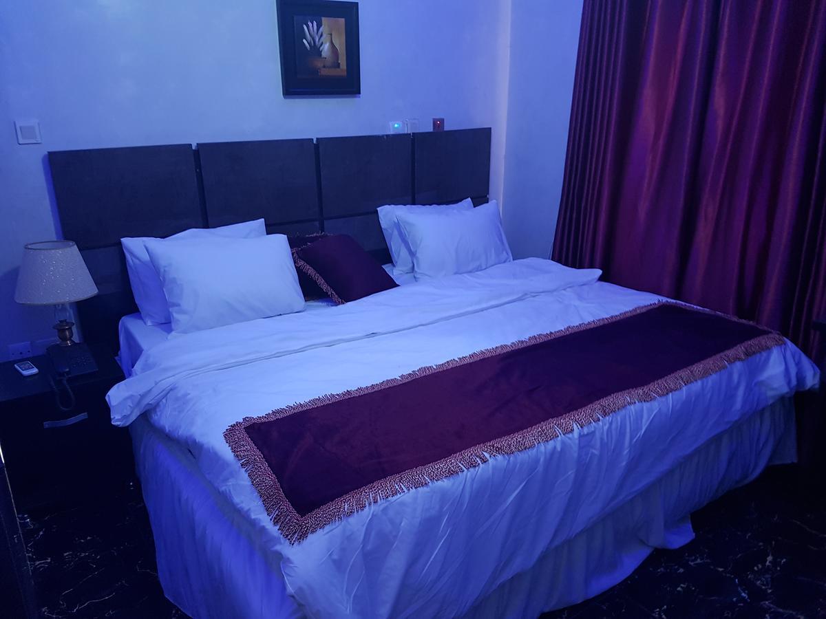 The Resident Hotel Owerri Dış mekan fotoğraf