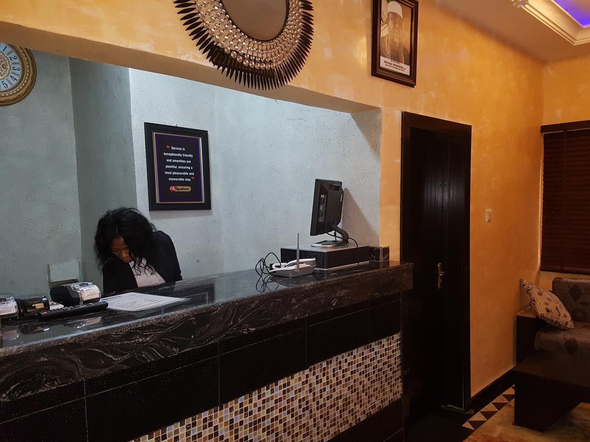 The Resident Hotel Owerri Dış mekan fotoğraf